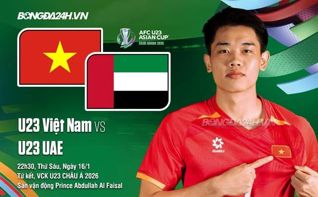 Hình ảnh người chơi đang quan sát màn hình game bắn cá